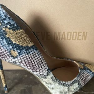 Brand new pair of Steve Madden heels… Size 10